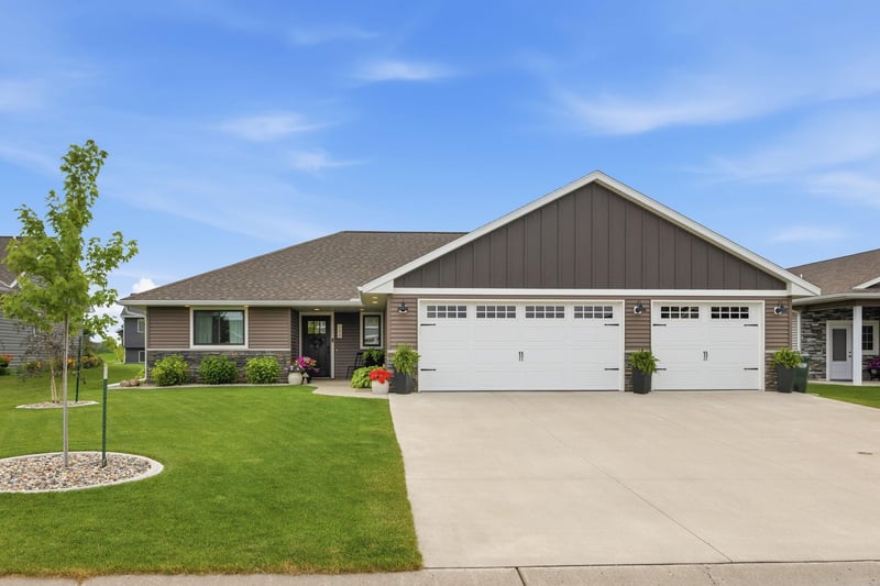 126 Detroit Ave SE, Hutchinson, MN 55350