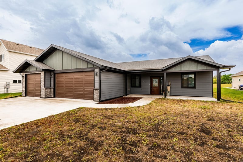 4712 Hampton Loop S, Moorhead, MN 56560