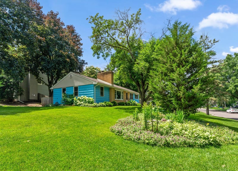 100 Turnpike Rd, Golden Valley, MN 55416