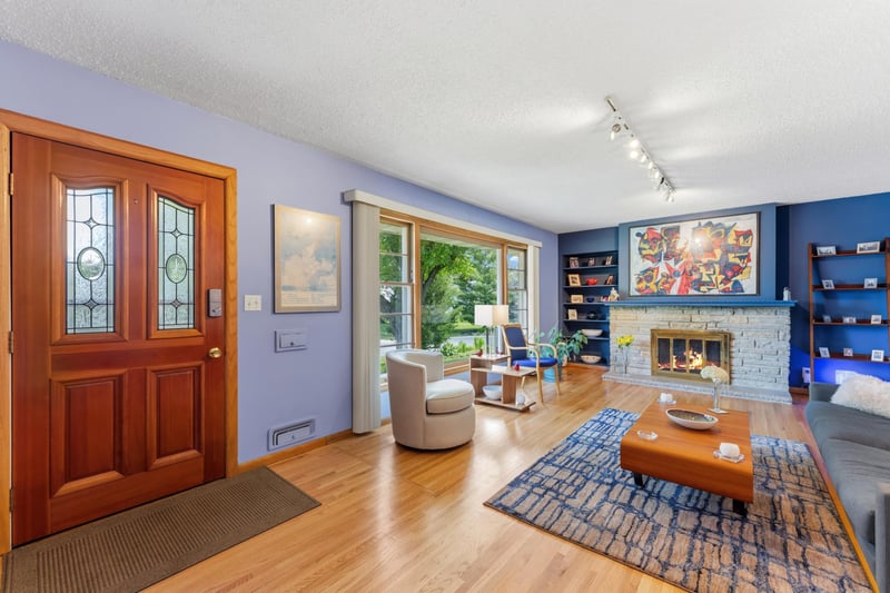 100 Turnpike Rd, Golden Valley, MN 55416