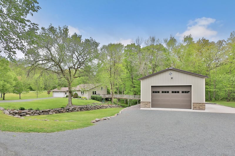 979 First St, Taylors Falls, MN 55084