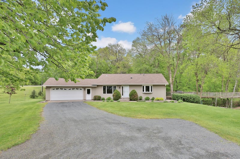 979 First St, Taylors Falls, MN 55084