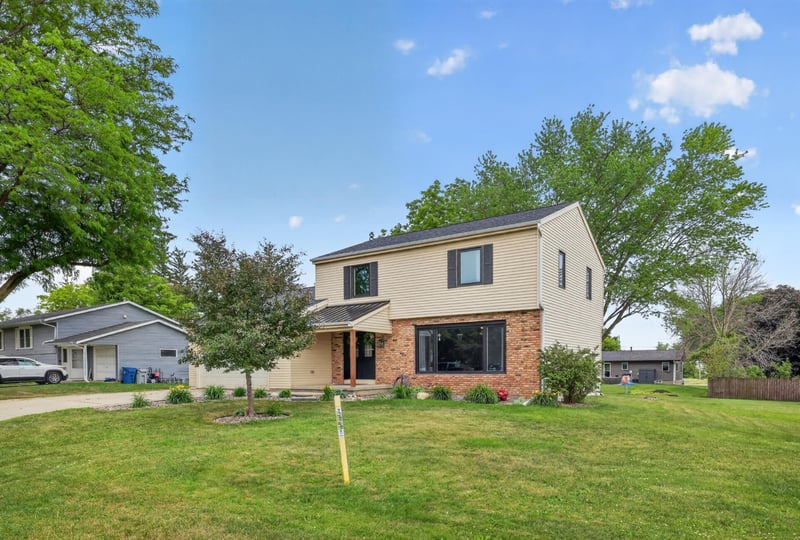 509 3rd St NW, Dodge Center, MN 55927