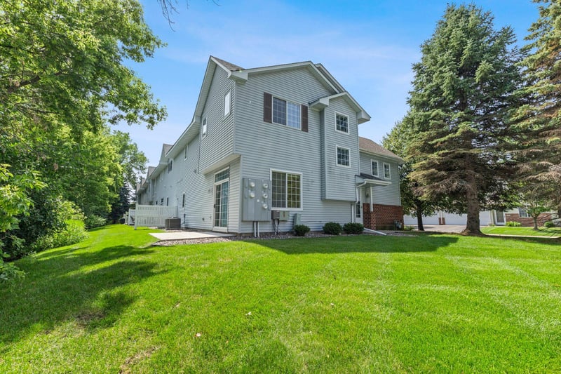 9050 Merrimac Ln N, Maple Grove, MN 55311