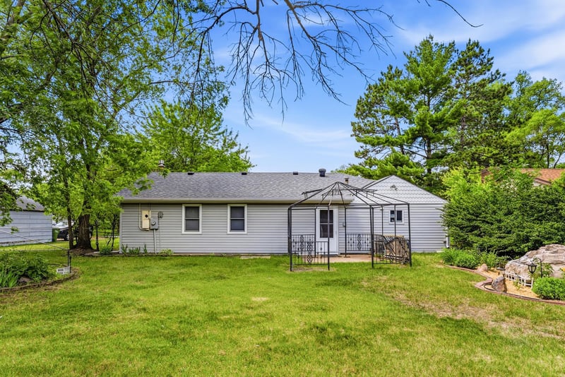 11013 6th St NE, Blaine, MN 55434