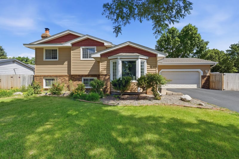 1725 129th Ln NW, Coon Rapids, MN 55448