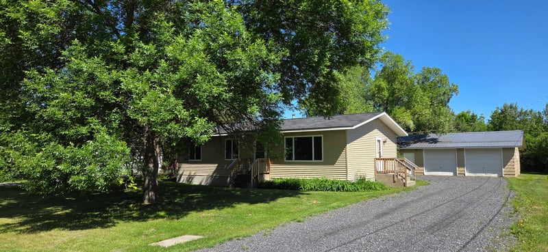 610 16th St E, International Falls, MN 56649