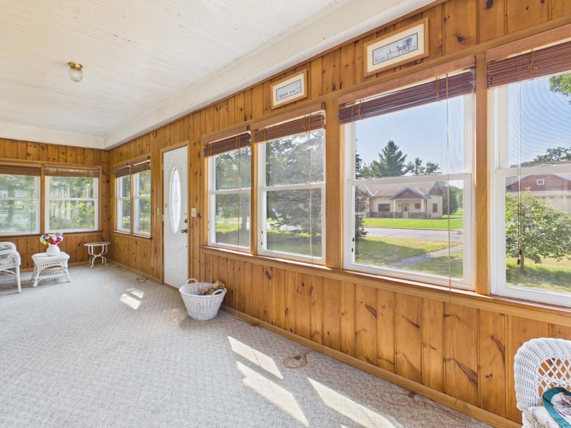 6556 Oak St, North Branch, MN 55056