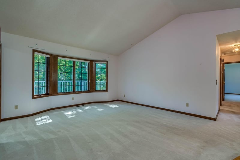 377 Carol Ct, Mankato, MN 56003