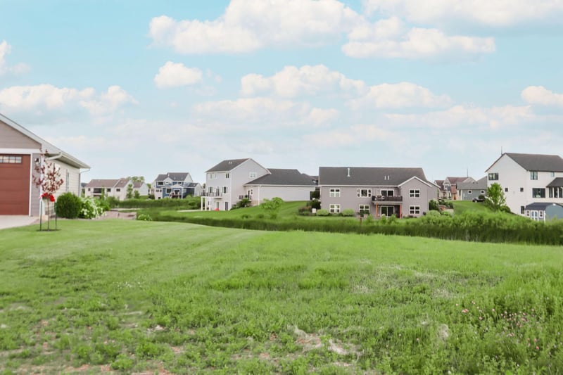 22 Sunset Ct, North Mankato, MN 56003