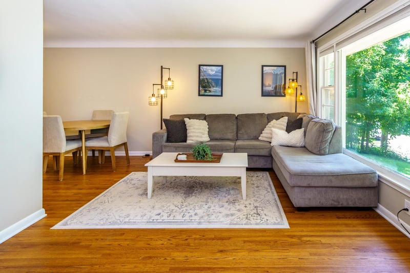 11 16th Ave N, Hopkins, MN 55343