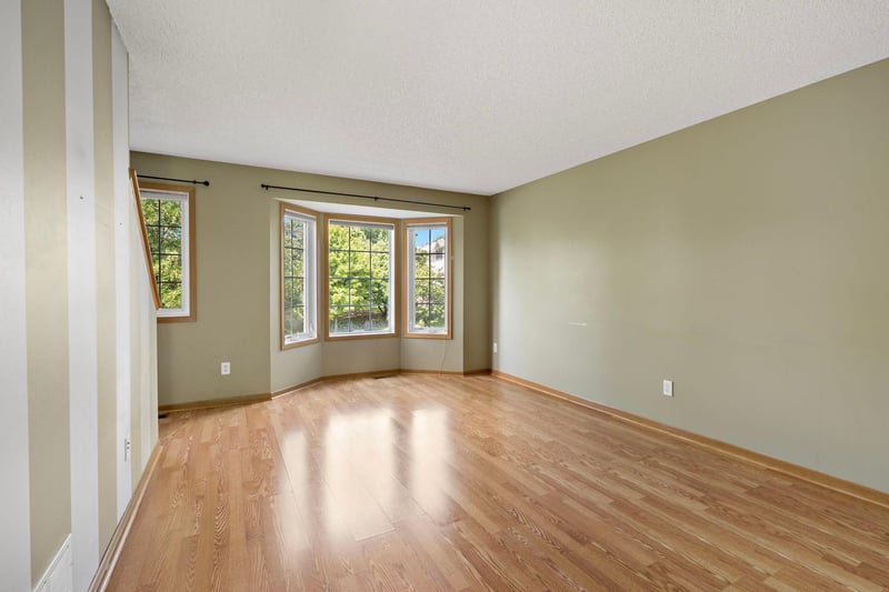 7772 Arboretum Village Cir, Chanhassen, MN 55317