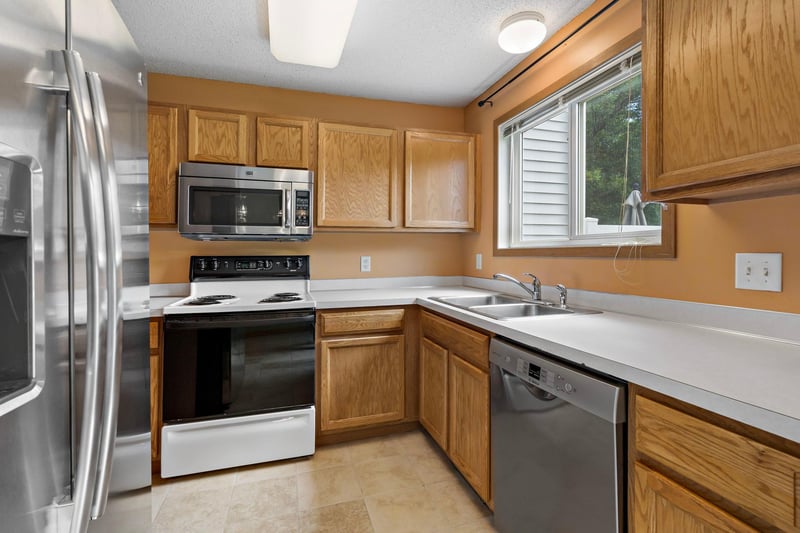 7772 Arboretum Village Cir, Chanhassen, MN 55317