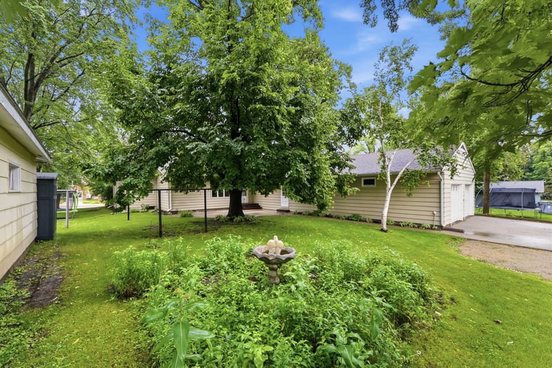 309 5th Ave SE, Melrose, MN 56352