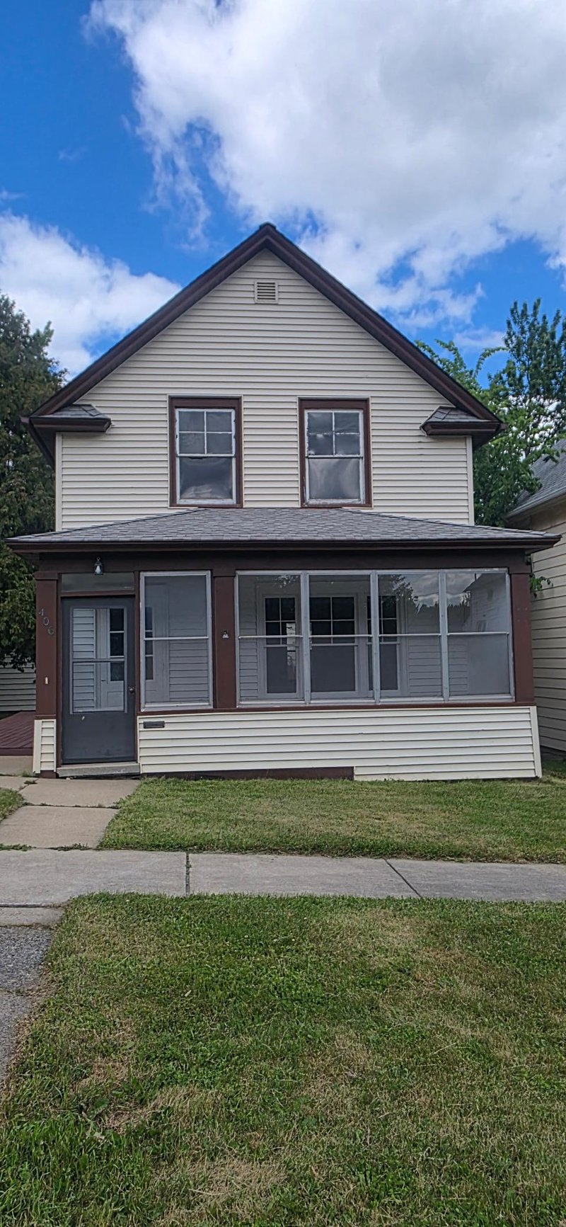 406 4th St NW, Chisholm, MN 55719
