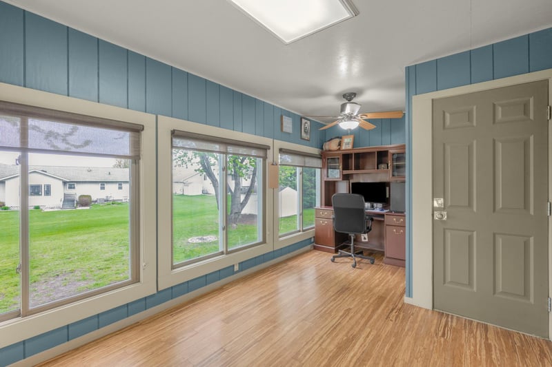 631 David Ave, Hamburg, MN 55339