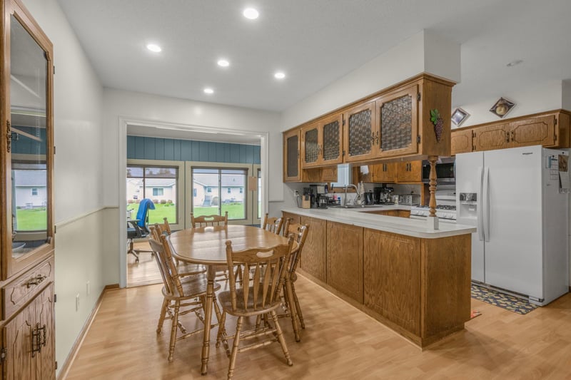 631 David Ave, Hamburg, MN 55339