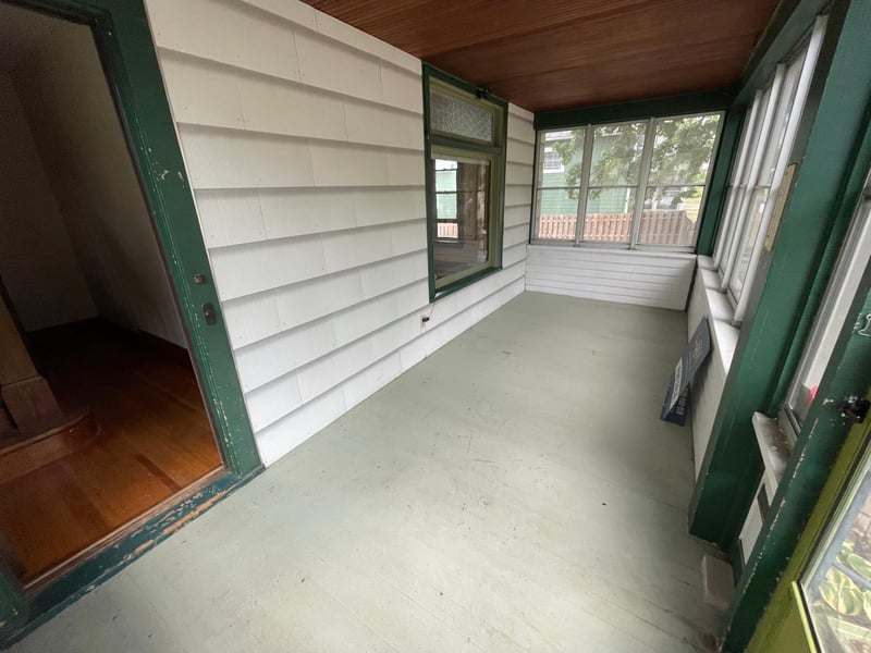 1188 Edgerton St, Saint Paul, MN 55130