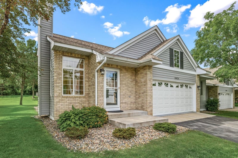 13024 Garrett Ln, Apple Valley, MN 55124