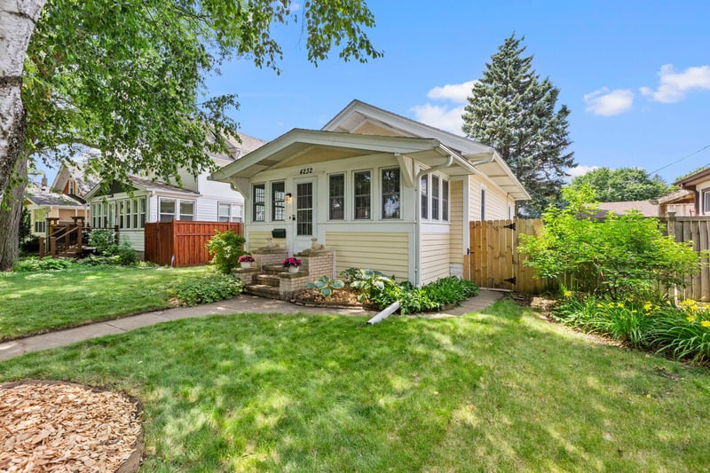 4232 33rd Ave S, Minneapolis, MN 55406