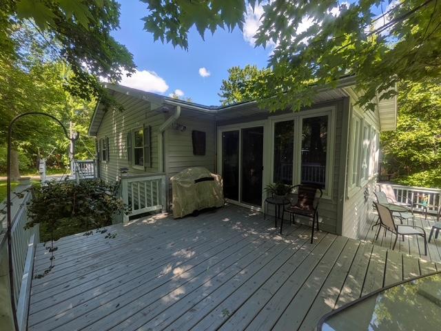 916 90th St, Amery, WI 54001