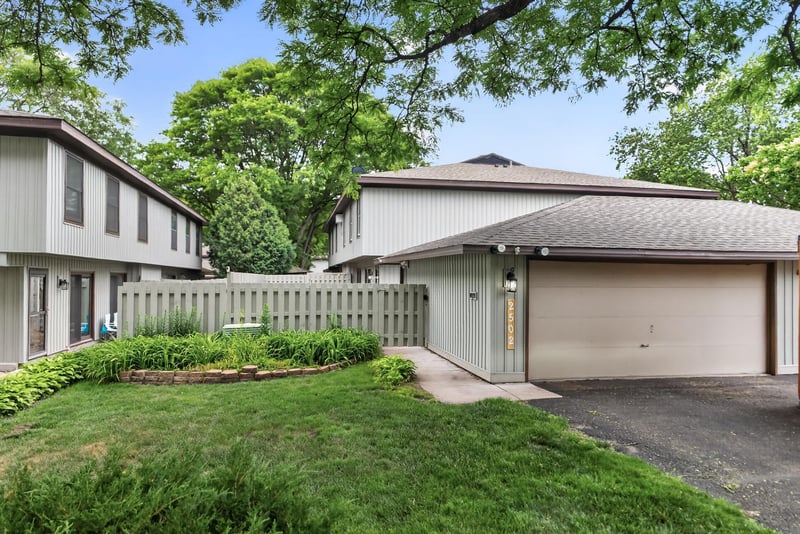 2502 Unity Ave N, Golden Valley, MN 55422