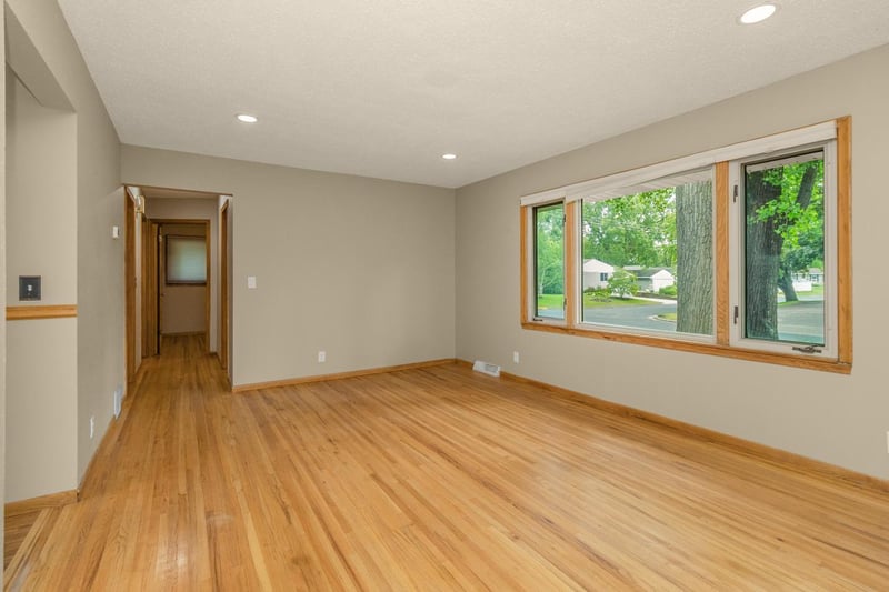 5901 6th St NE, Fridley, MN 55432