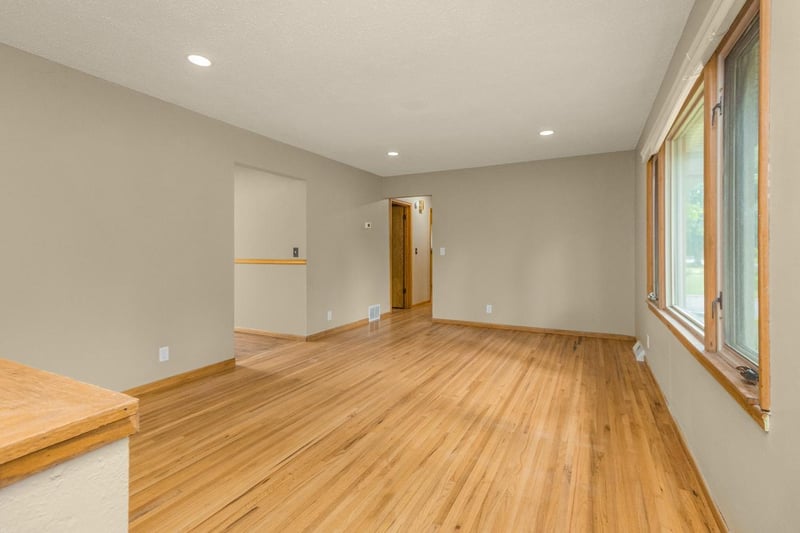 5901 6th St NE, Fridley, MN 55432