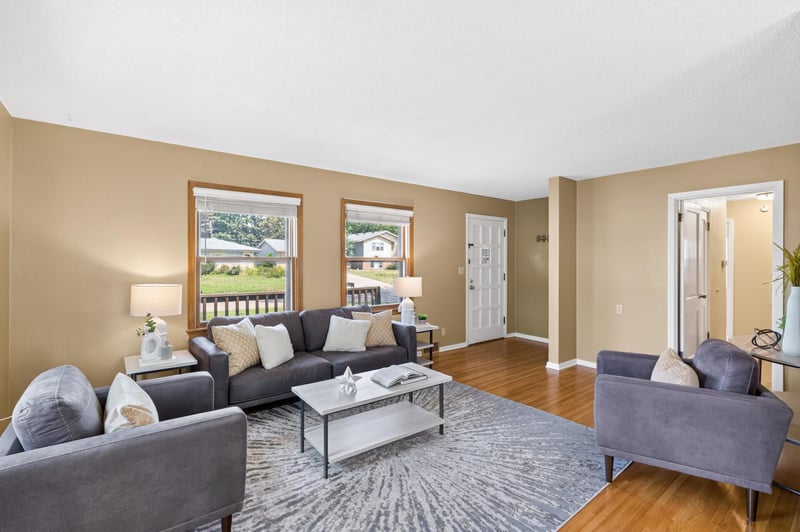 1406 Price Ave, Maplewood, MN 55109