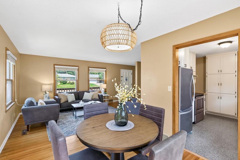 1406 Price Ave, Maplewood, MN 55109