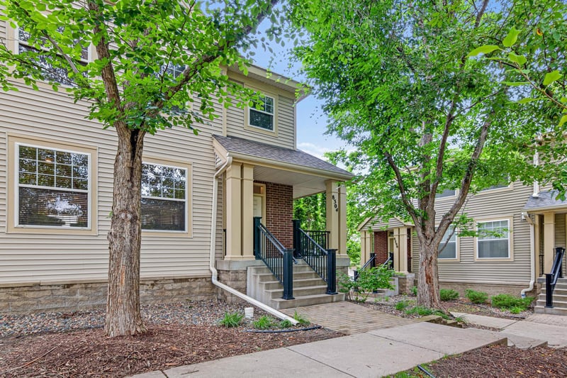 8304 Townsend Dr, Eden Prairie, MN 55344