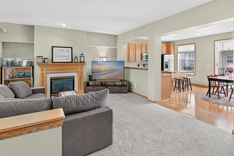 8304 Townsend Dr, Eden Prairie, MN 55344