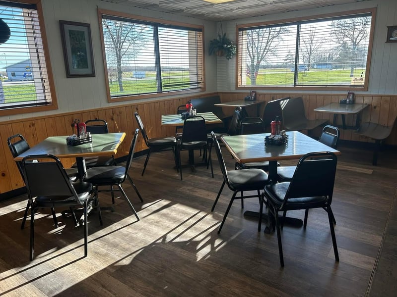 813 2nd St NW, Baudette, MN 56623