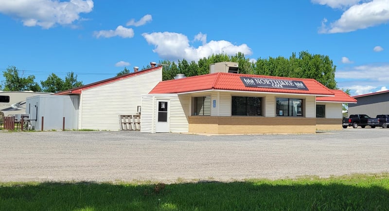 813 2nd St NW, Baudette, MN 56623