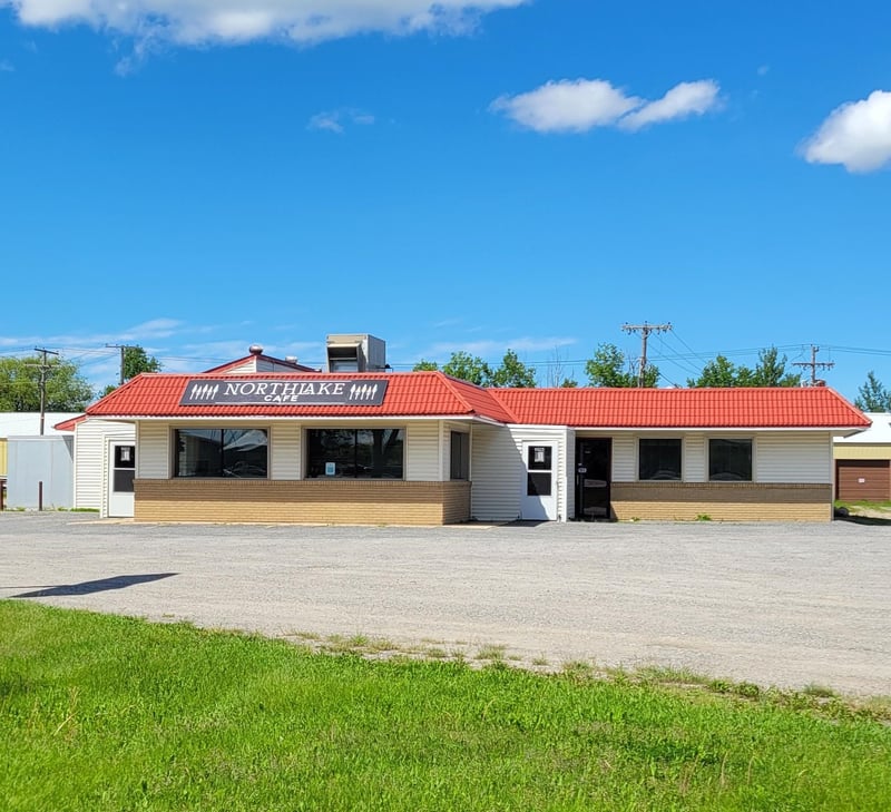 813 2nd St NW, Baudette, MN 56623