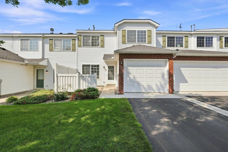 15783 Fjord Ave, Apple Valley, MN 55124