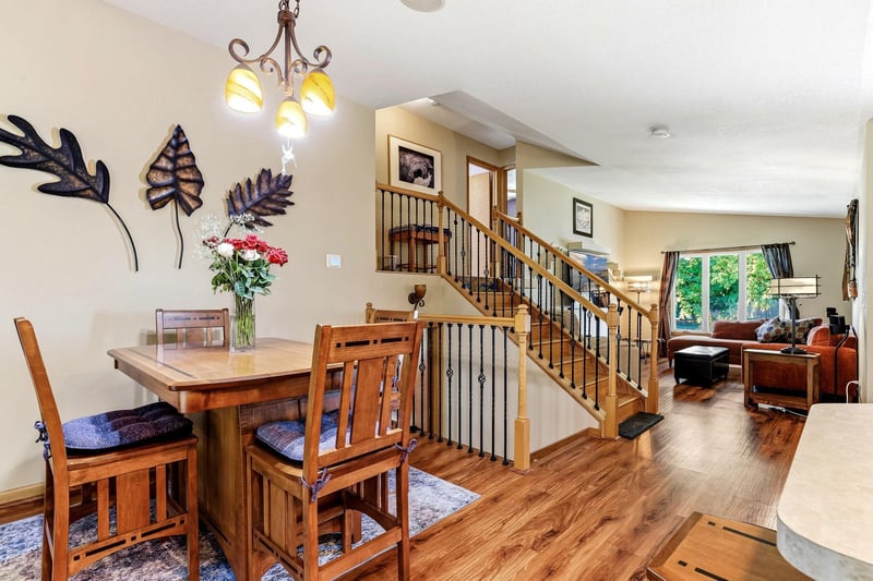 8594 Underwood Ln N, Maple Grove, MN 55369