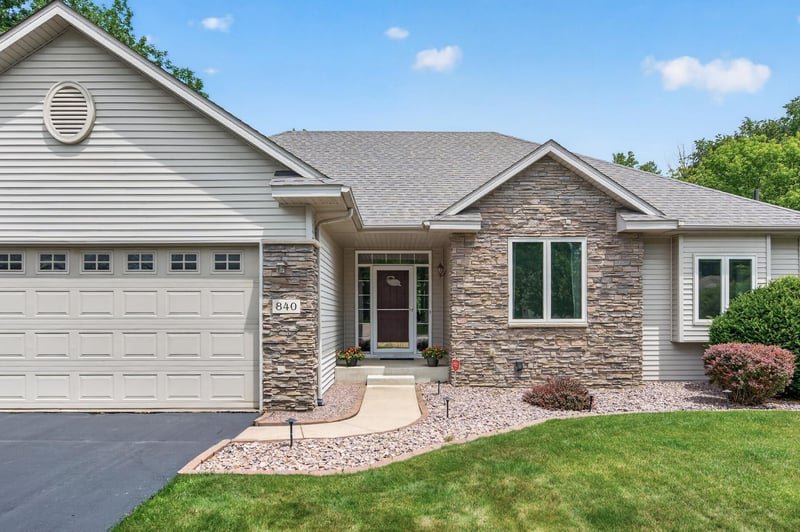 840 Bridle Creek Ln, Jordan, MN 55352
