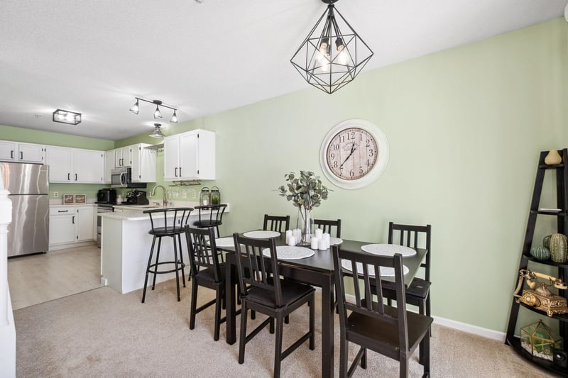 2768 Autumnwood Ln, Hopkins, MN 55305