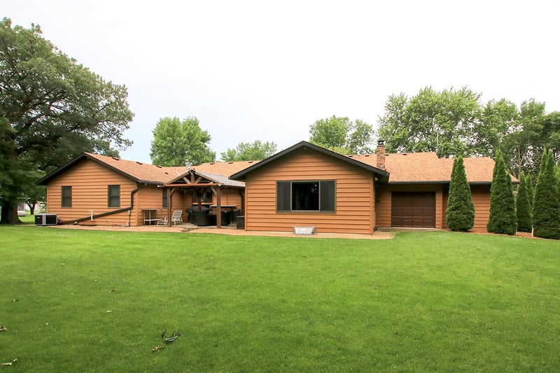 19634 Skyview Cir, Hutchinson, MN 55350