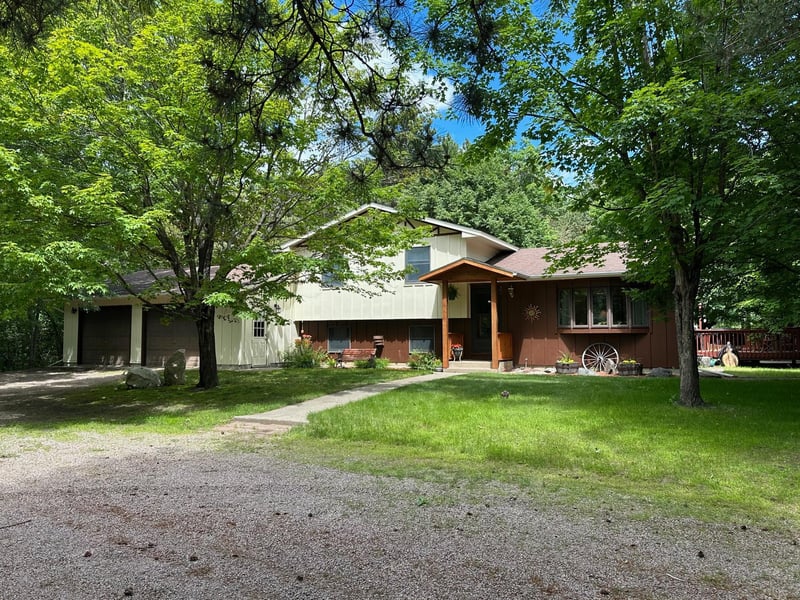 12706 37th St, Clear Lake, MN 55319