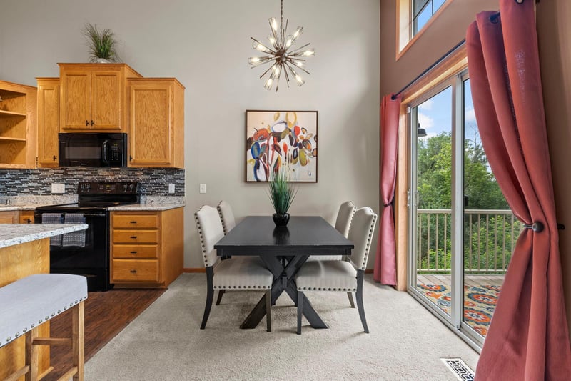 8374 Cedarview Cir, Savage, MN 55378