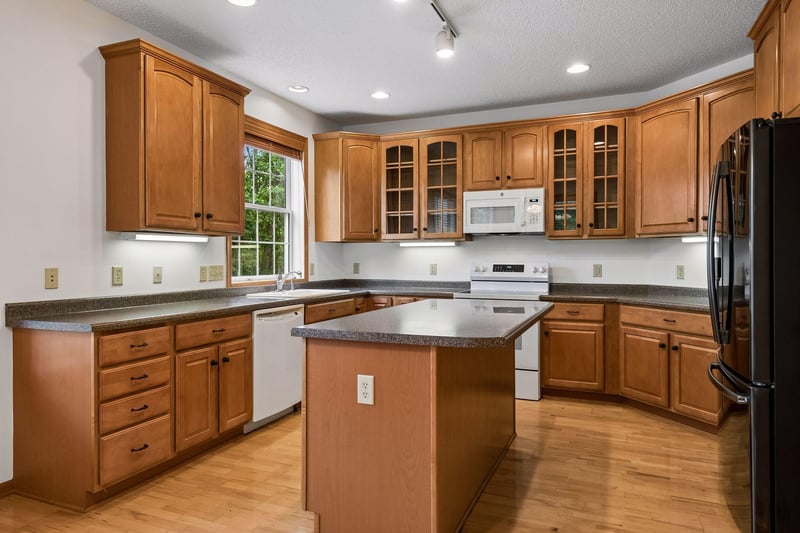 17383 Conifer Ct, Eden Prairie, MN 55347