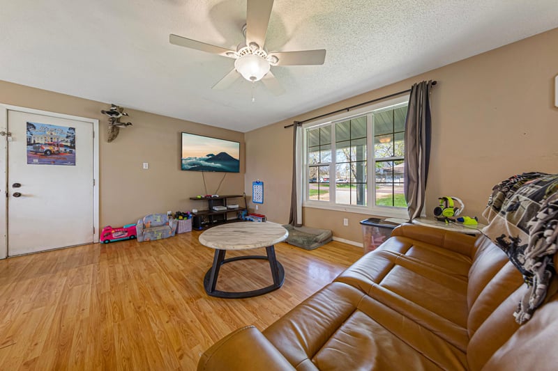 404 3rd Ave, Pemberton, MN 56078