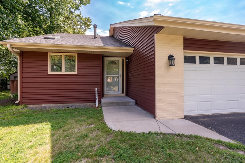 5606 W 132nd St, Savage, MN 55378