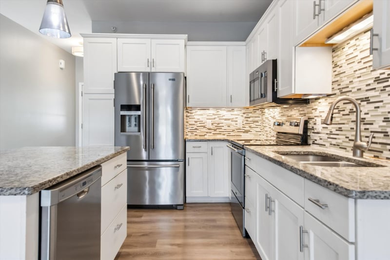 4147 Blakewood Dr, Shakopee, MN 55379