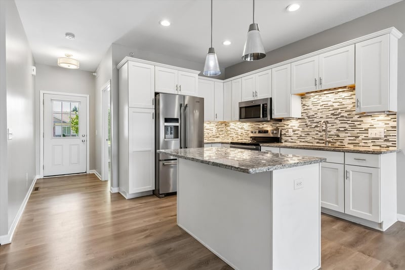 4147 Blakewood Dr, Shakopee, MN 55379
