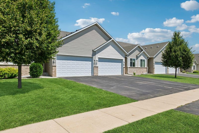 4147 Blakewood Dr, Shakopee, MN 55379