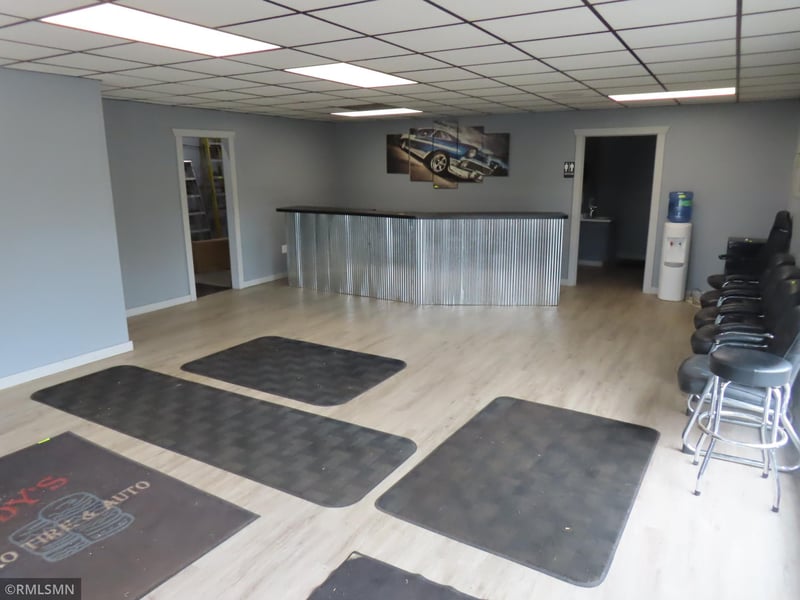 160 Poplar Ave S, Annandale, MN 55302