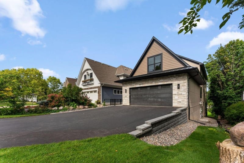 3061 Lake Shore Blvd, Minnetonka, MN 55391